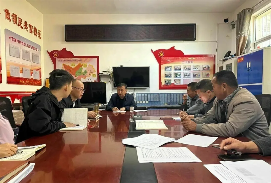 近日,清涧县退役军人事务局组织帮扶干部深入李家塔镇3个村开展入户走访