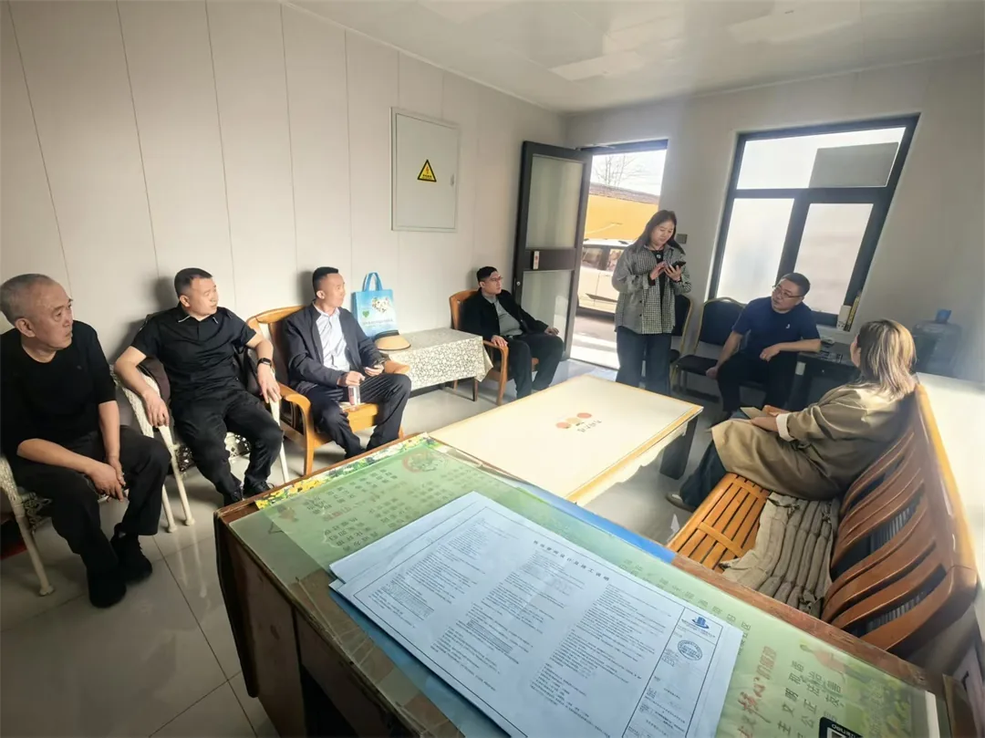 街道社区组织开展居民代表座谈会梳理改造中的难题