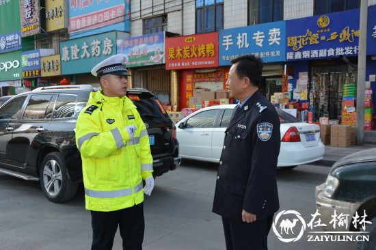 靖边交警大队大队长王世岗春节期间看望慰问一线民警