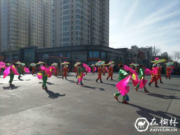 靖边交警全力保障2017年正月秧歌演出活动期间交通安全畅通