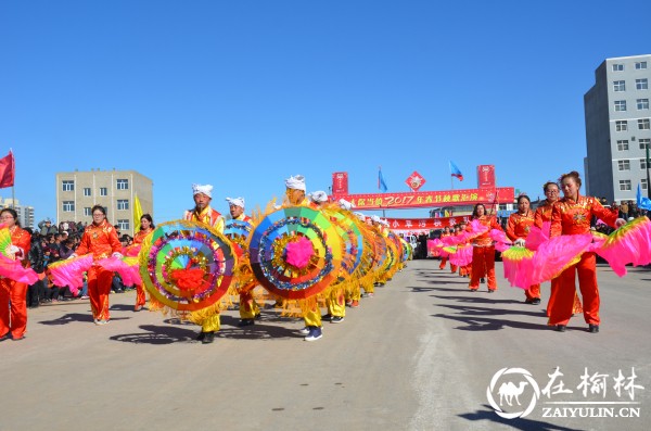 神木大保当镇：鸡年春节年味浓 十一支秧歌闹得红