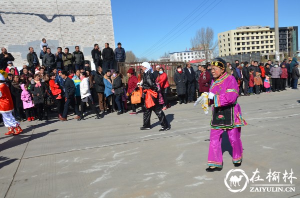 神木大保当镇：鸡年春节年味浓 十一支秧歌闹得红