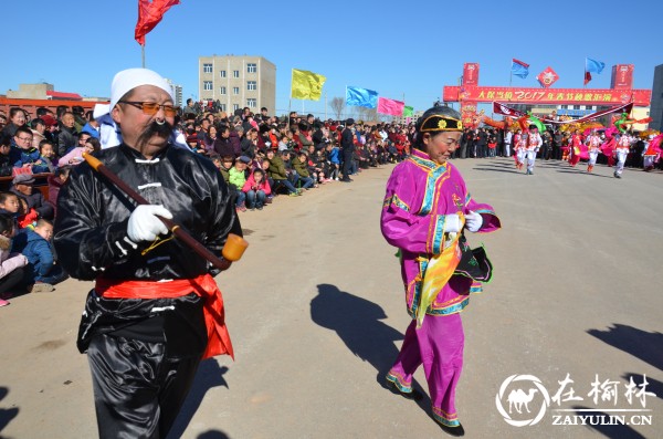 神木大保当镇：鸡年春节年味浓 十一支秧歌闹得红