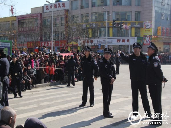 靖边县巡特警大队圆满完成元宵节安保任务