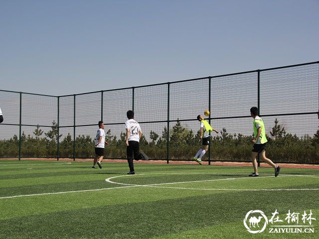 靖边县巡特警大队组建足球队丰富警营文化生活